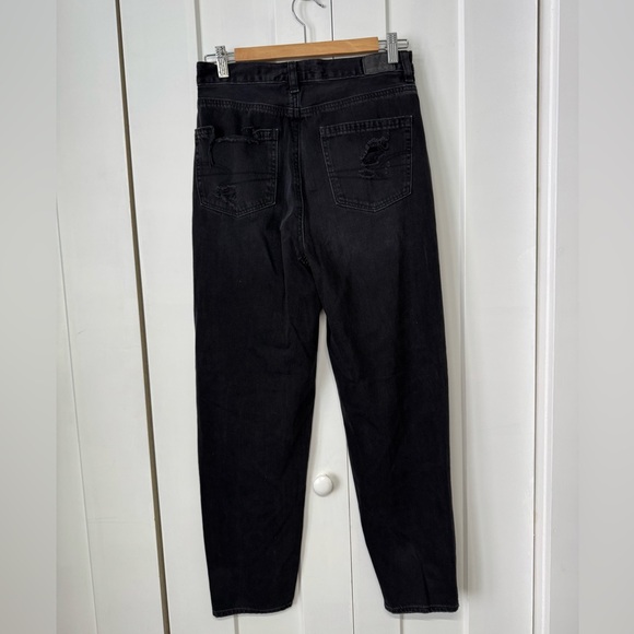 American Eagle Black Ripped Mom Jean, Size 4 - Picture 2 of 4